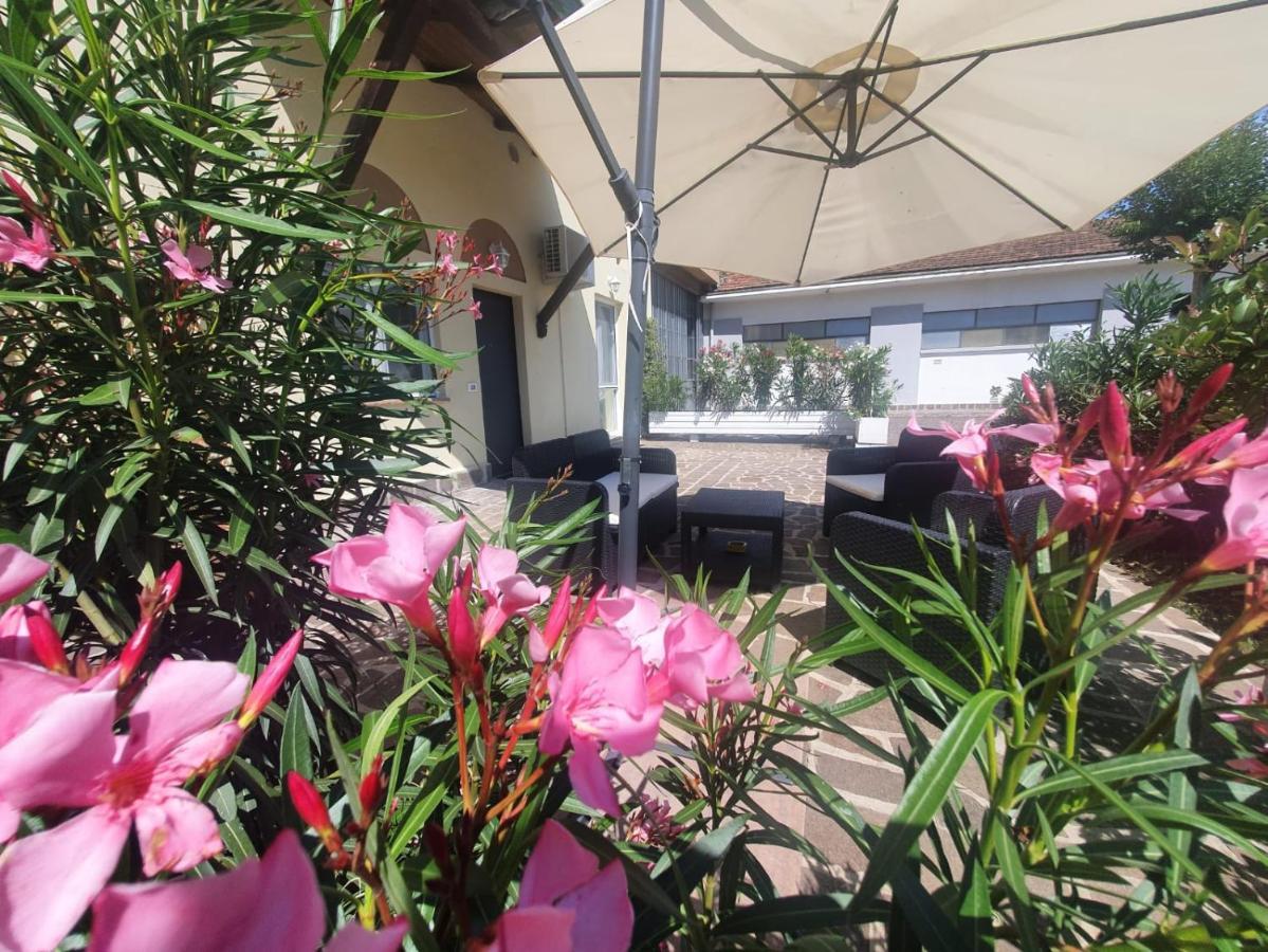 Agriturismo Monteroseo Bedizzole Exteriör bild